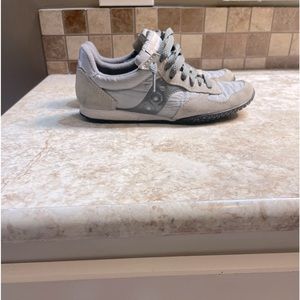 Saucony S1943-164 Bullet Sneaker Light Gray Women's Shoes Size 7